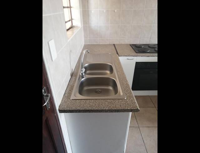 2 BEDROOM PROPERTY TO RENT IN SUGAR BUSH ESTATE